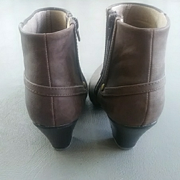 Life Stride Brown Ankle Booties Size 8 - Picture 4 of 7